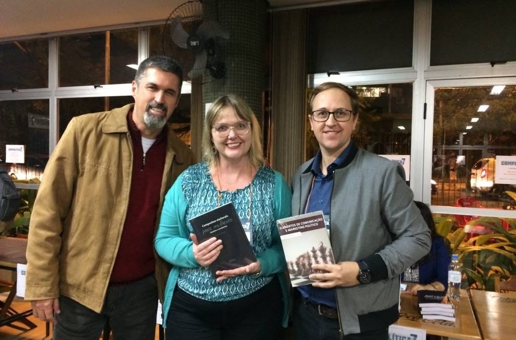 Professor do curso de jornalismo lança livro no Compolítica 2017