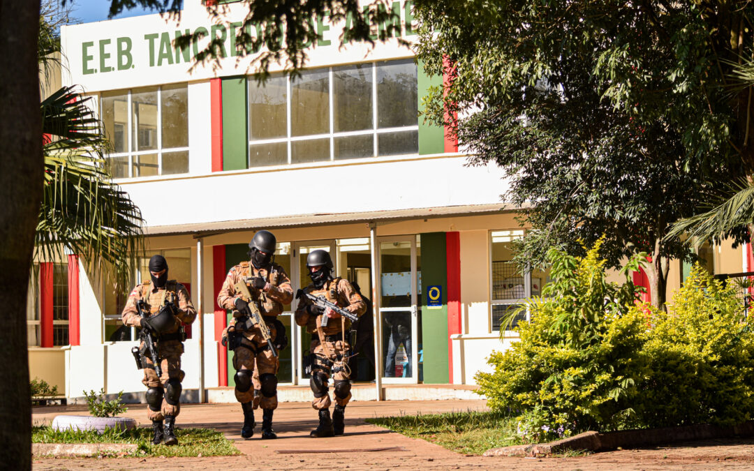 Adrenalina e aprendizado:  Simulado de ataque em escola reúne estudantes e policiais